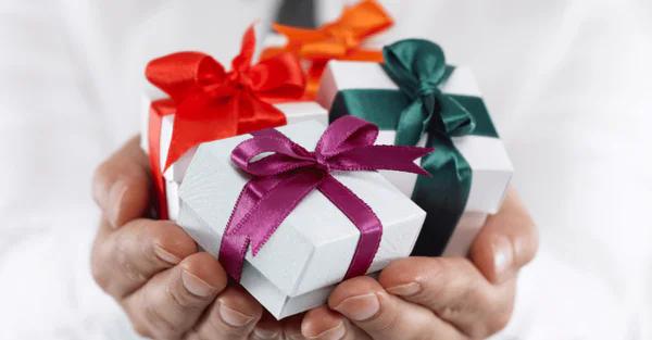 5 REASONS Why Corporate Gifting is Essential for Business Success 🎁